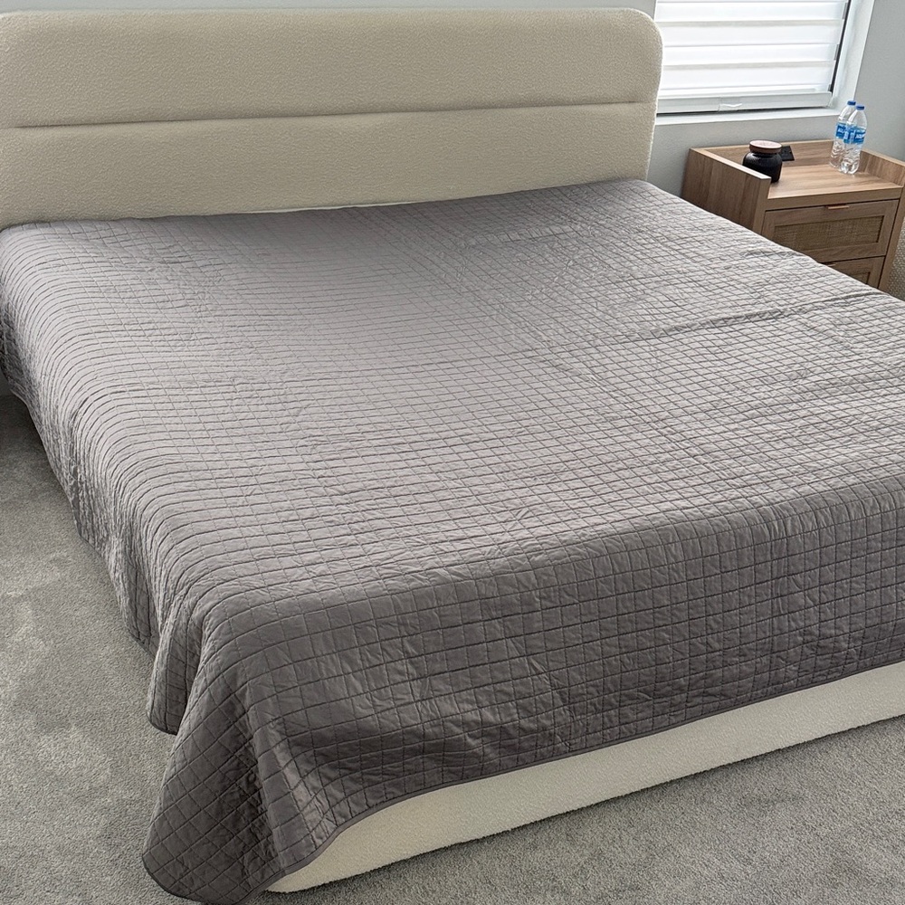Elegant Gray Quilted Bedspread